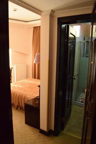 Отель Hotel Arca lui Noe Синая Семейный люкс с 2 спальнями (для 2 взрослых и 2 детей)-3